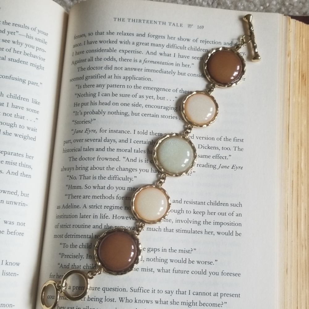 Earth tones bracelet.